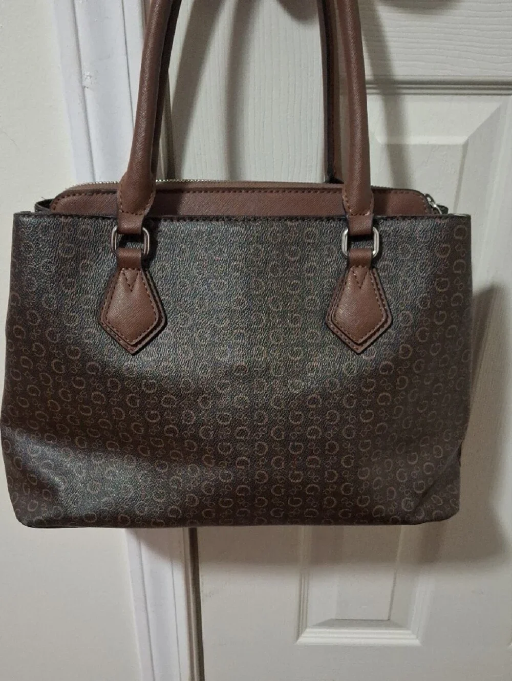 Guess 9in structured interior